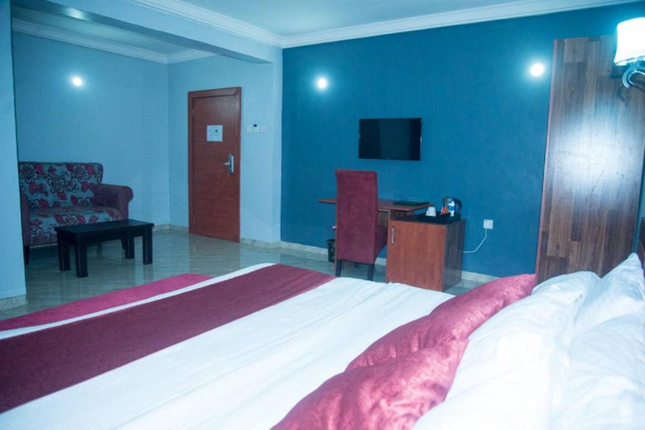Dannic Hotels Enugu Exterior foto